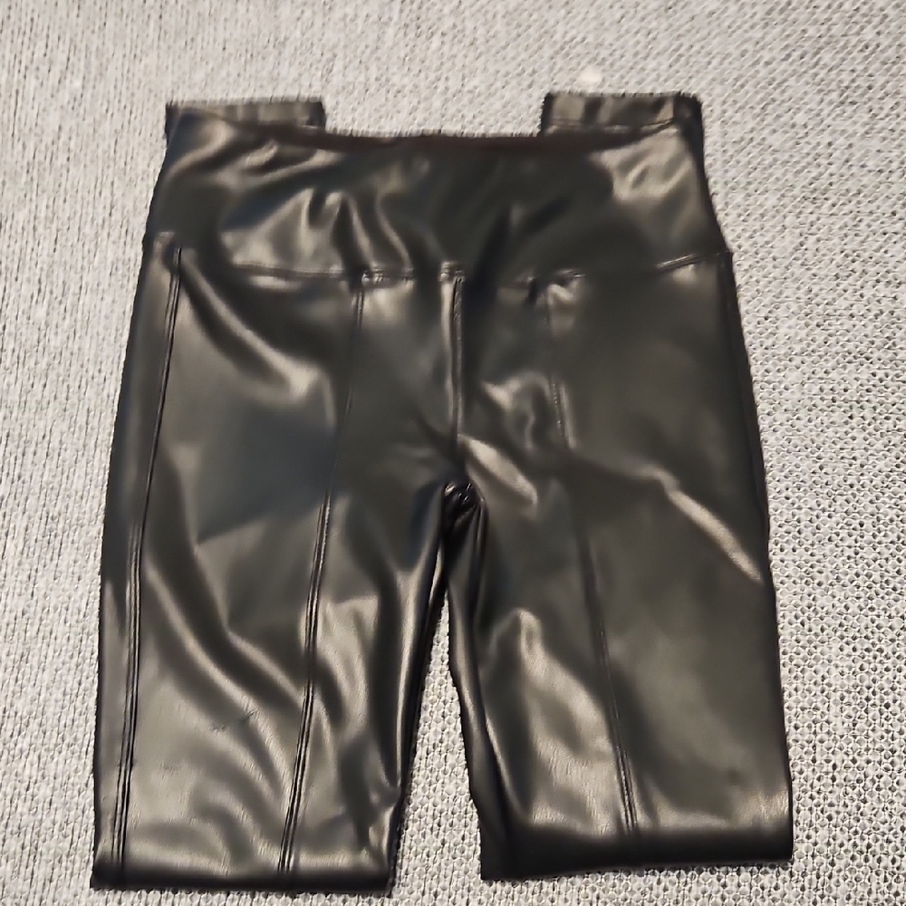 SO Black Faux Leather Leggings - Picture 4 of 6